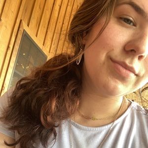 Meet your Posher, Manuela